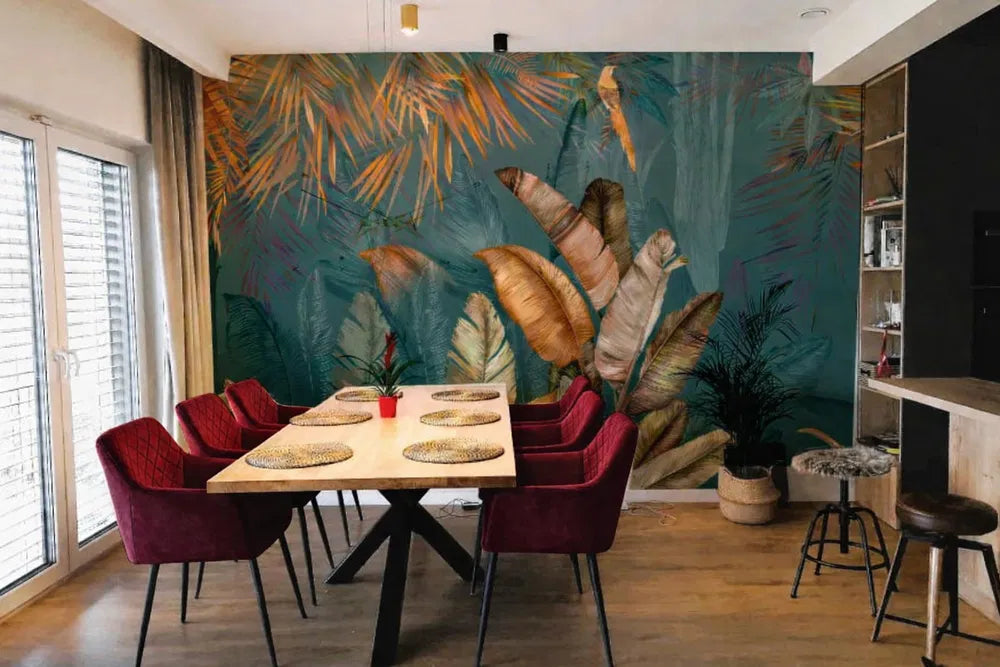 Sammetstol i vinröd klädsel