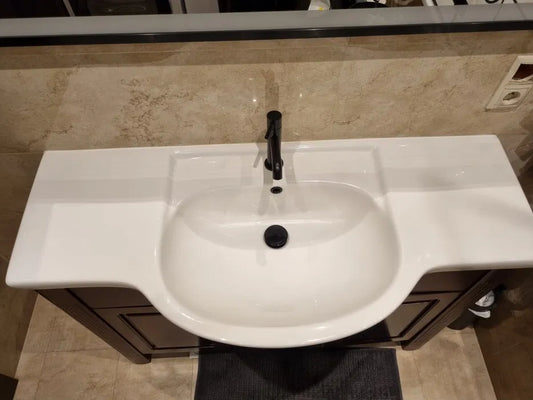 Stabilt badrumsskåp