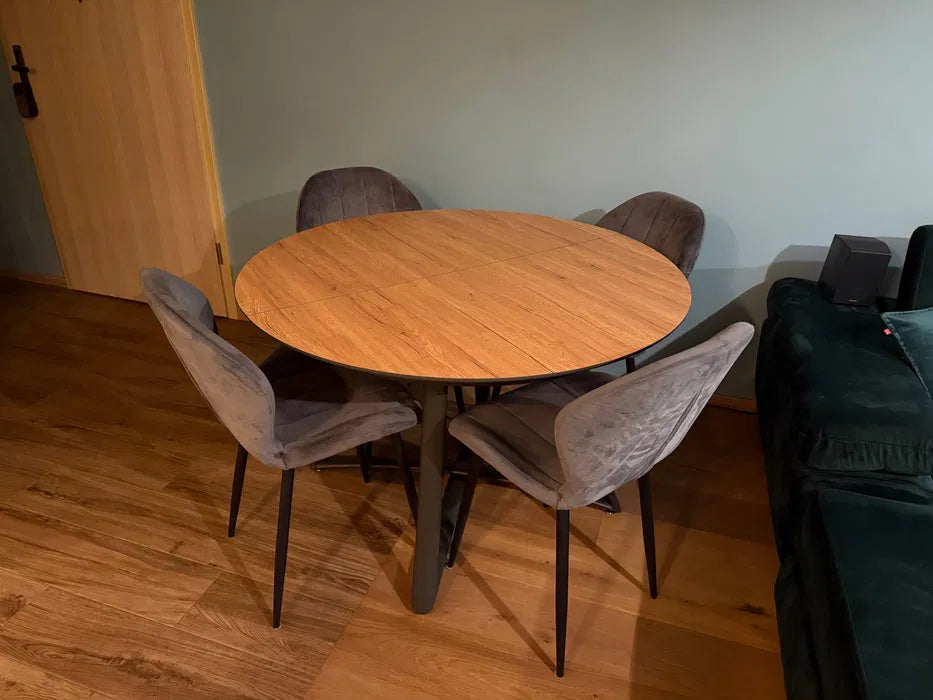 Modernt och välskött matbordset