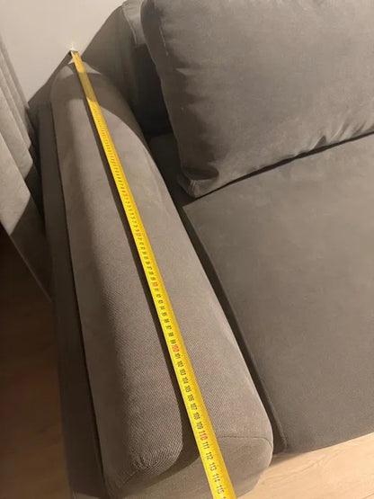 Stor bäddsoffa med förvaring.