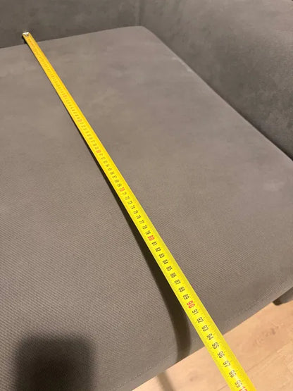 Stor bäddsoffa med förvaring.