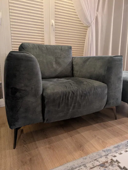 MÖBELGRUPP (SOFFA + FÅTÖLJ)