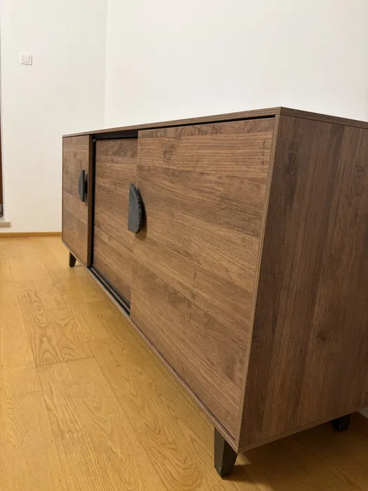 Stilren sideboard/byrå