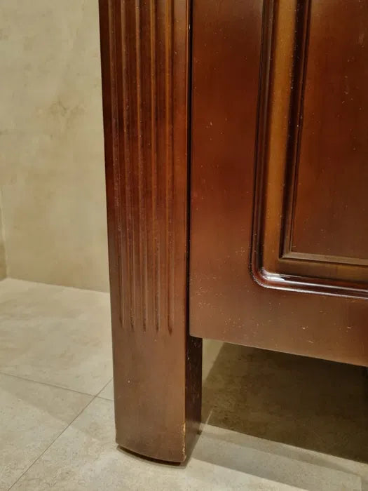 Stabilt badrumsskåp