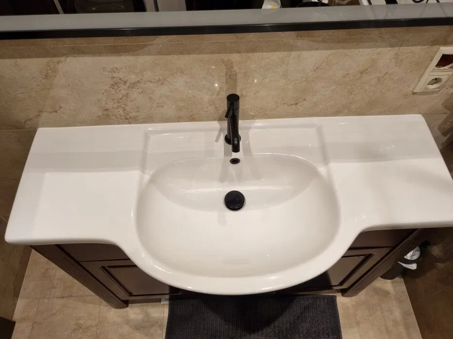 Stabilt badrumsskåp