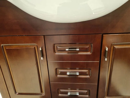 Stabilt badrumsskåp